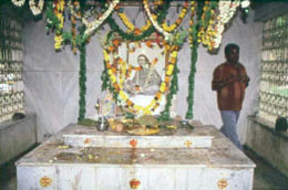 Bangalore Shivabalayogi Bannerghatta Ashram Parvatamma Samadhi